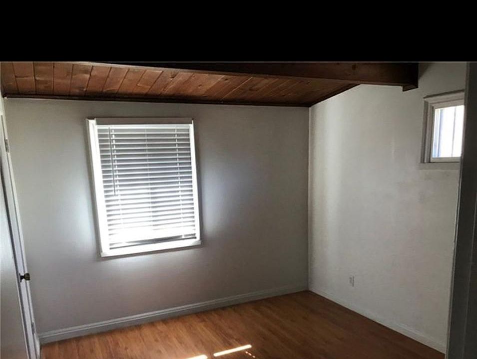 1st image of 18337 E Gladstone St