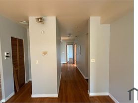 740 E 68th St, Chicago, IL