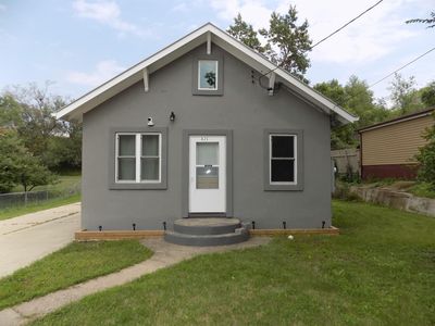 825 Hiawatha St, Minot, ND, 58701