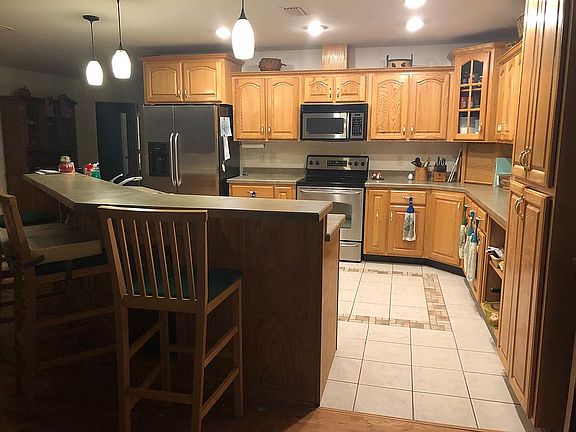 5th image of 379 Toms Way