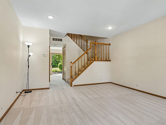 2nd image of 1651 College Green Dr
