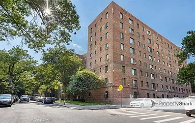 18 Metropolitan Oval