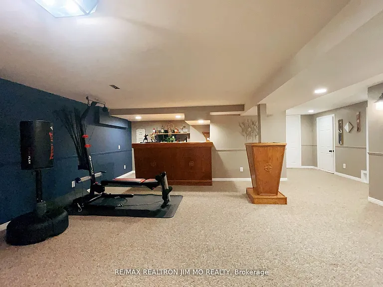 60 Silverbirch Pl — Photo 21