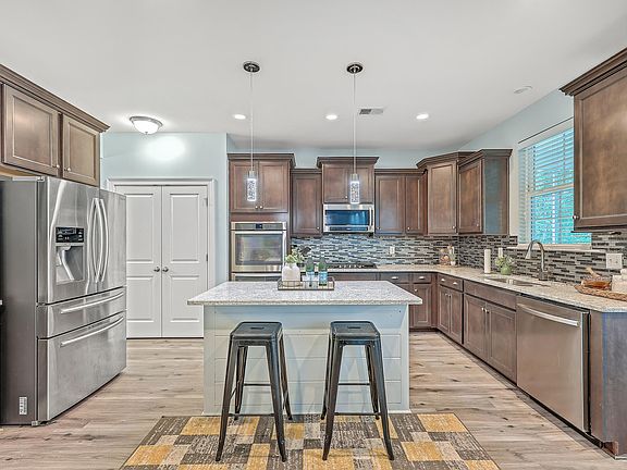 5th image of 107 Coastal Wood Ln