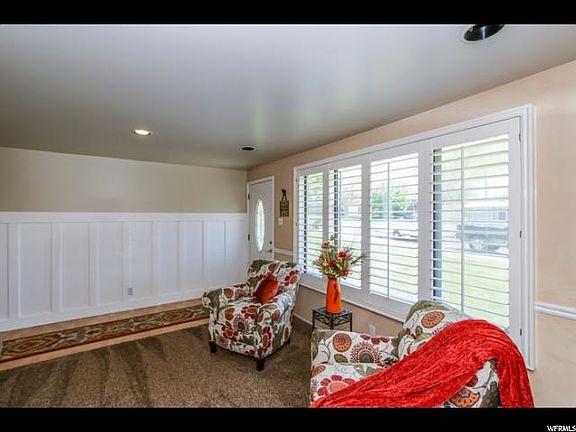 4th image of 1231 E Sego Lily Dr