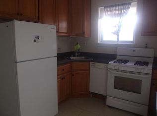26420 Langston Ave, Glen Oaks, NY 11004