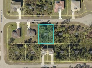 660/662 Chattman St E, Lehigh Acres, FL 33974
