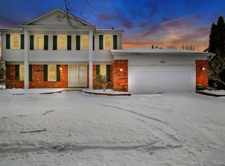 6786 Northpoint Dr, Troy, MI 48085
