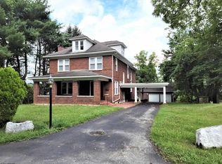 15 Savannah St, Westover, WV 26501