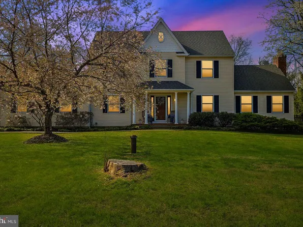 23 Fabrow Dr, Titusville, NJ 08560