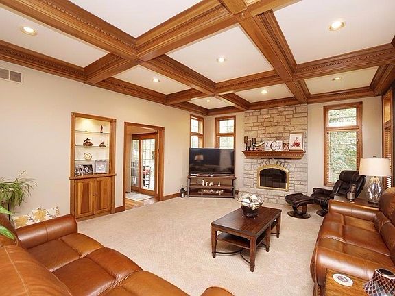 4th image of 6939 Longview Dr