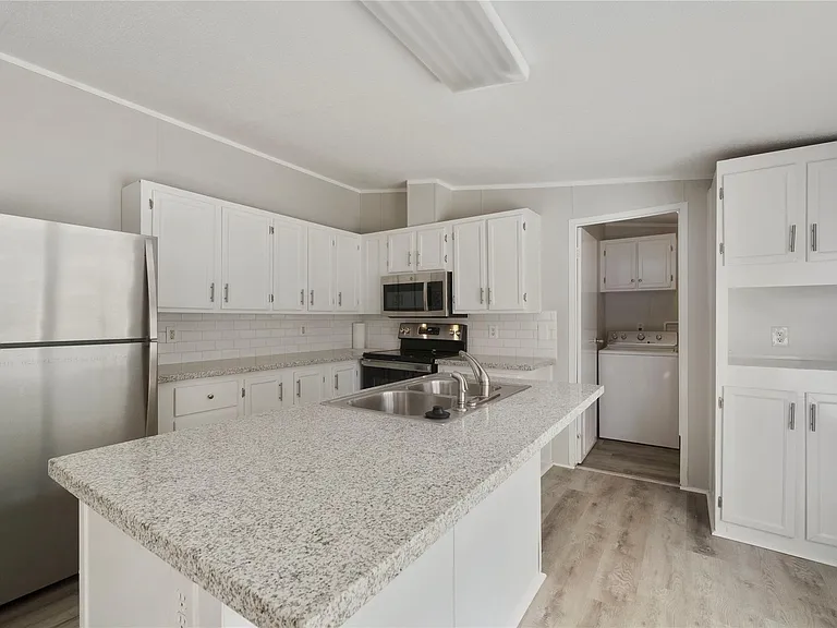 16333 Lone Corral Ct — Photo 7