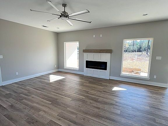4th image of 105 Lillian Ln
