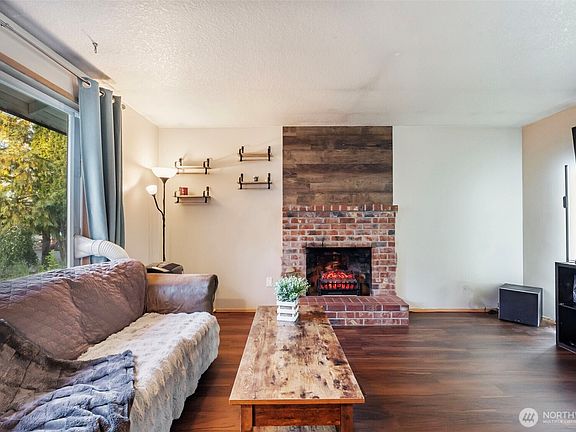 3rd image of 14717 NE 51ST Street