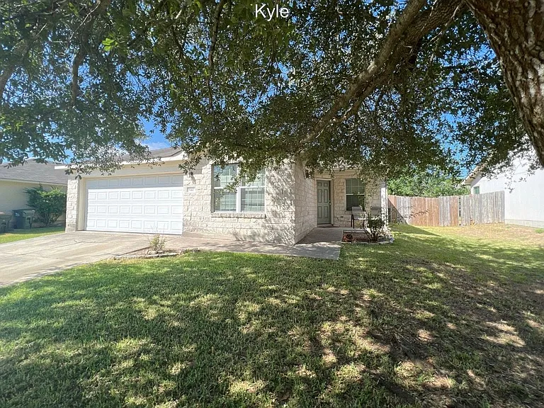 940 Goldenrod St — Photo 1