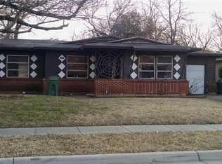 2100 Cloverdale St, Arlington, TX 76010