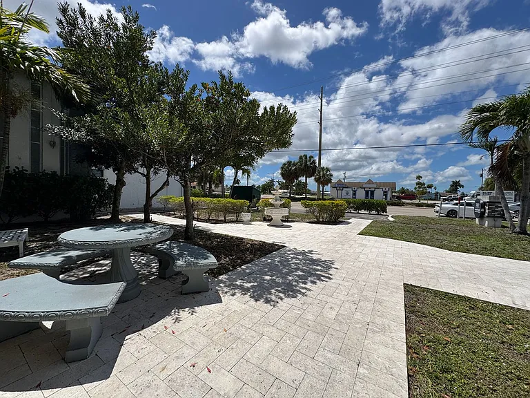 3817 Del Prado Blvd S — Photo 10