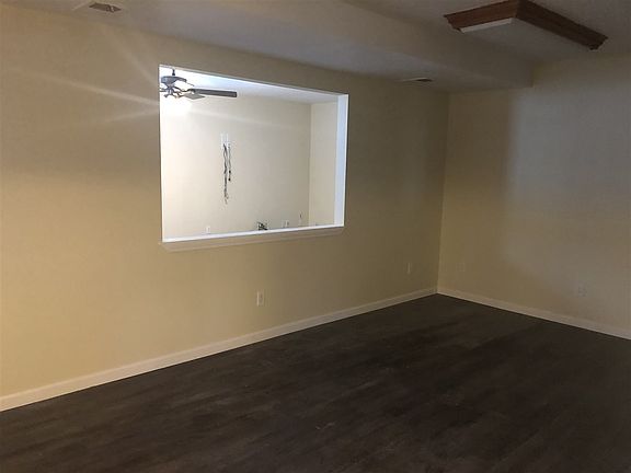 4th image of 94 Stanley Ct