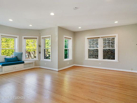 3rd image of 2741 W Winnemac Ave APT 3