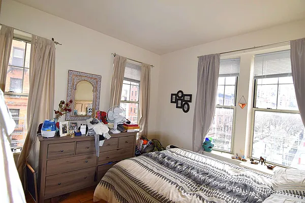 Rented by Manhattan Spaces | media 26