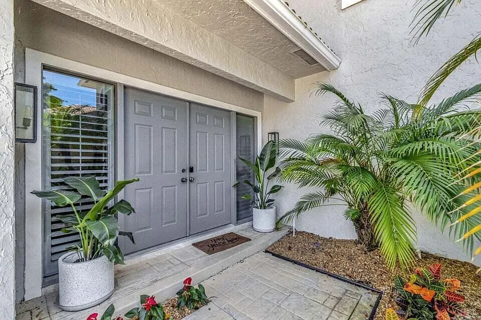 4 bed, 4.0 bath, 2401 sqft, $16,000 — Photo 3