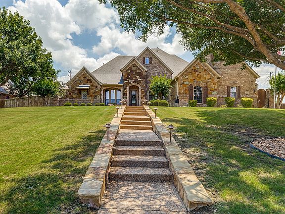 2nd image of 229 Arbor Ln