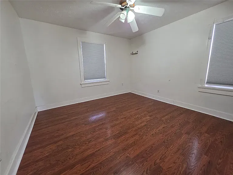 1150 Beaumont Ave — Photo 12