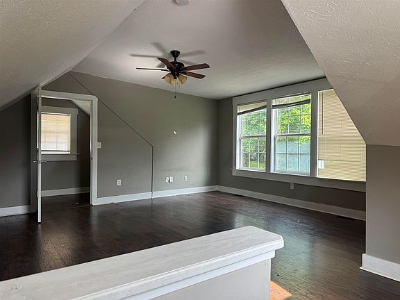 5th image of 212 Cherry Way