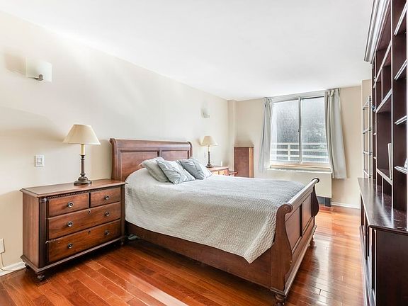 4th image of 295 Greenwich St #3AN