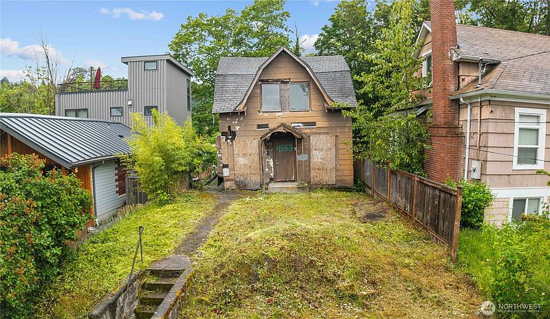 5th image of 4563 33rd Avenue S