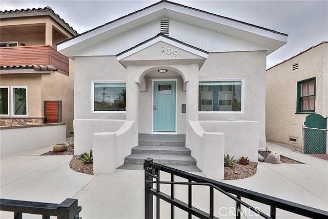 1st image of 209 Pomona Ave