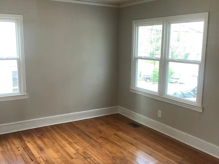 897 Margaret Pl NW — Photo 3