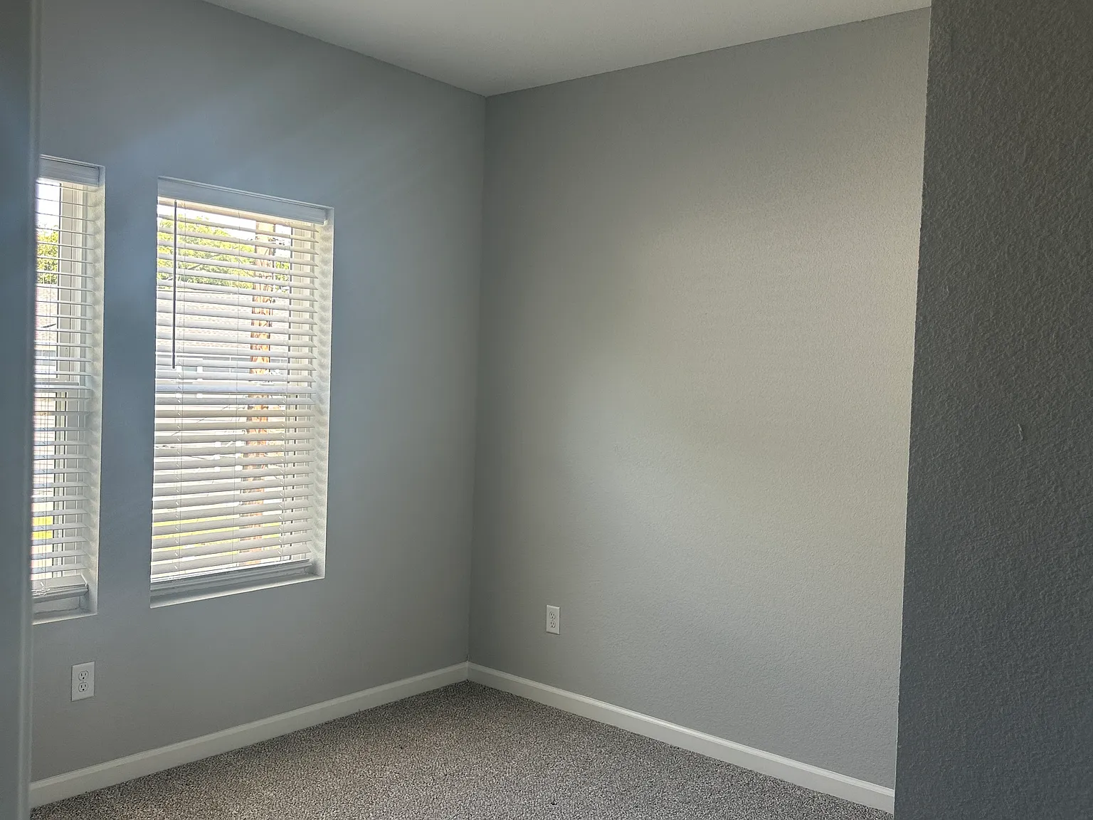 920 Lexington St — Photo 2