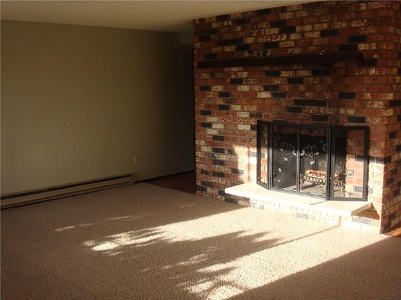 4th image of 10303 50th Ave E