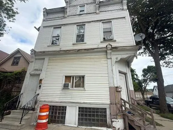 2100 W Orchard St, Milwaukee, WI 53204
