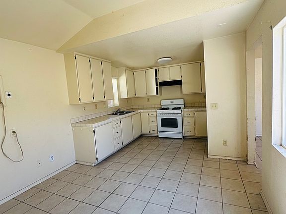 3rd image of 15380 6th St APT B