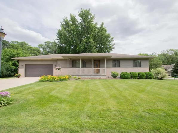 501 Sweetbriar LANE, Watertown, WI 53098