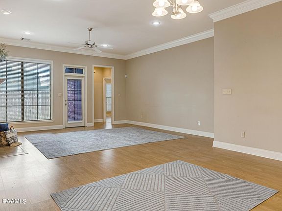 4th image of 129 Oakbend Dr