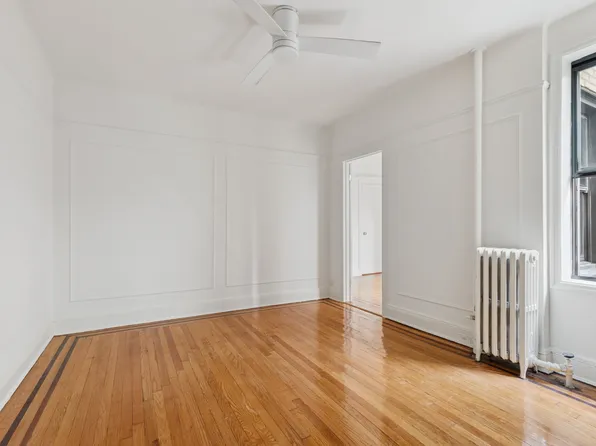 49 Willow Street image 1 of 4