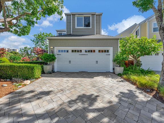 2nd image of 17 Crystal Creek Court