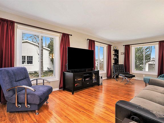 5th image of 1305 Seminole Dr