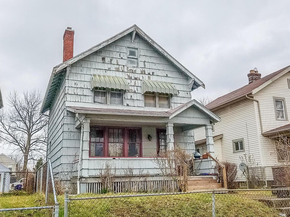 1st image of 860 E 12th Ave