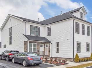719 Meyer Ave UNIT 2, Lyndhurst, NJ 07071