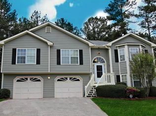 990 Crystal Water Dr, Lawrenceville, GA 30045