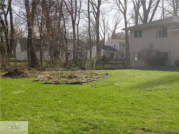 3rd image of 1888 E Linden St