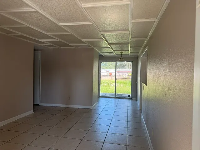 2907 Balfour Ave — Photo 6