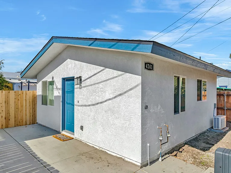 4241 Cherokee Ave — Photo 14