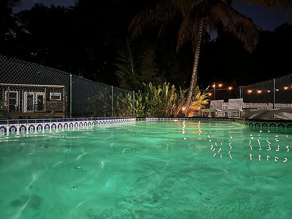 3rd image of 10701 SW 54th St