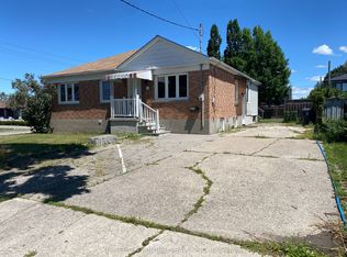 63 Lockerbie Ave, Toronto, ON M9N 3A3