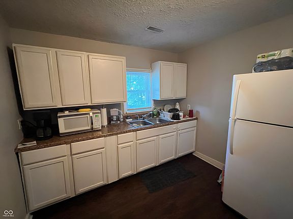 4th image of 717 W State St
